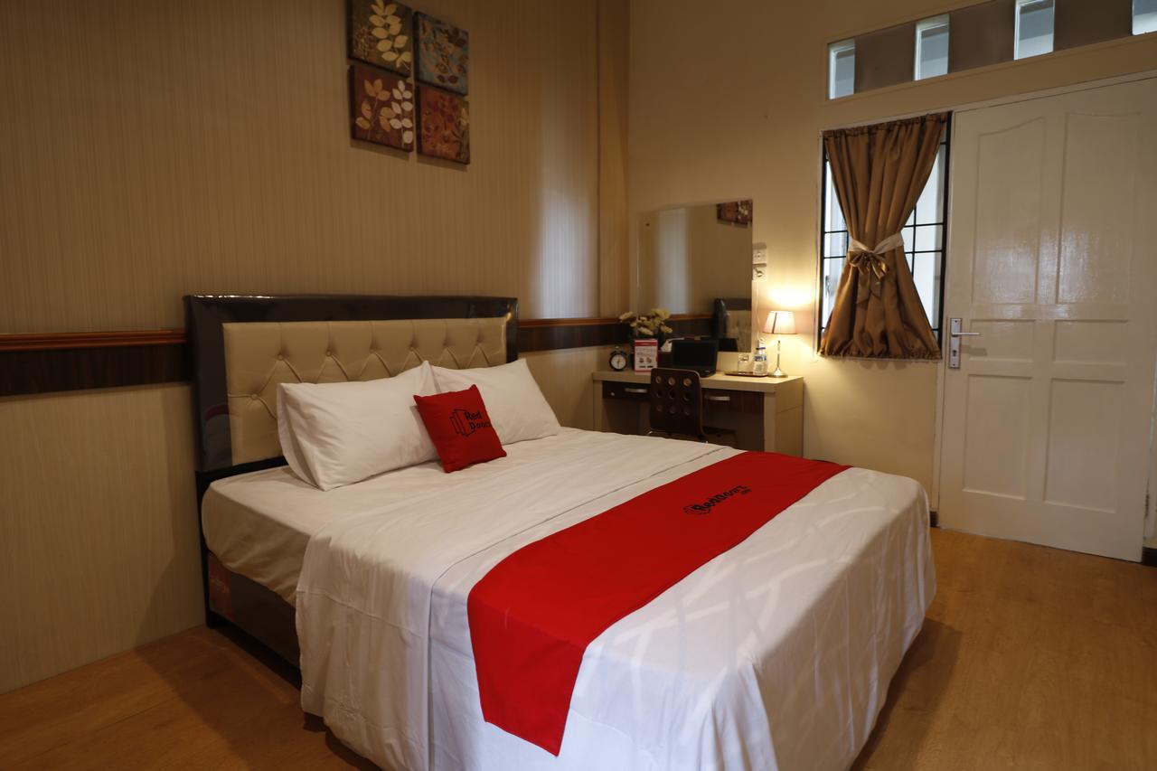 Reddoorz Plus Near Universitas Sumatera Utara Медан Экстерьер фото