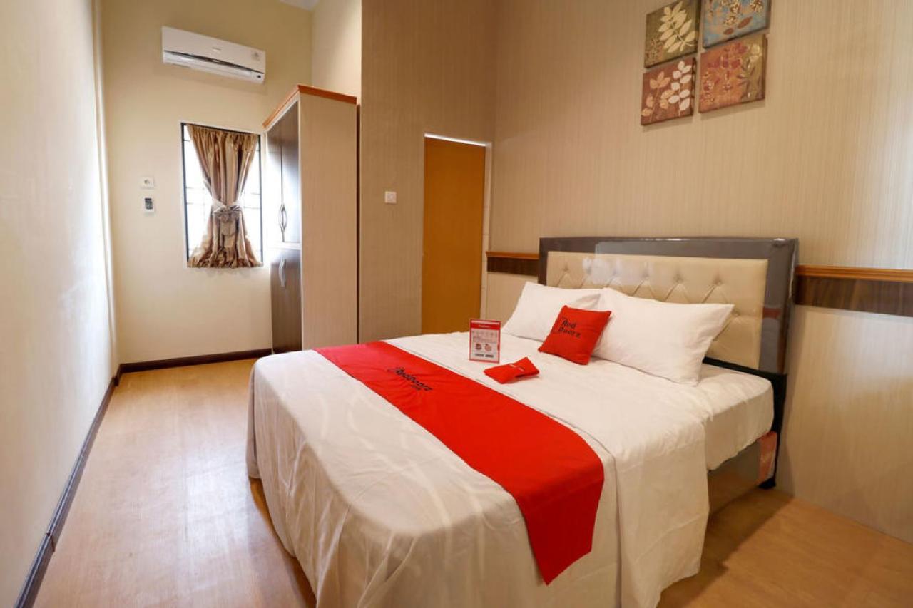 Reddoorz Plus Near Universitas Sumatera Utara Медан Экстерьер фото